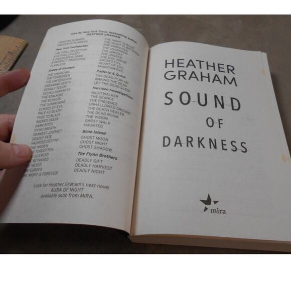 Sound of Darkness by Heather Graham Paperback 2022 Krewe of Hunters #36 - Picture 4 of 7